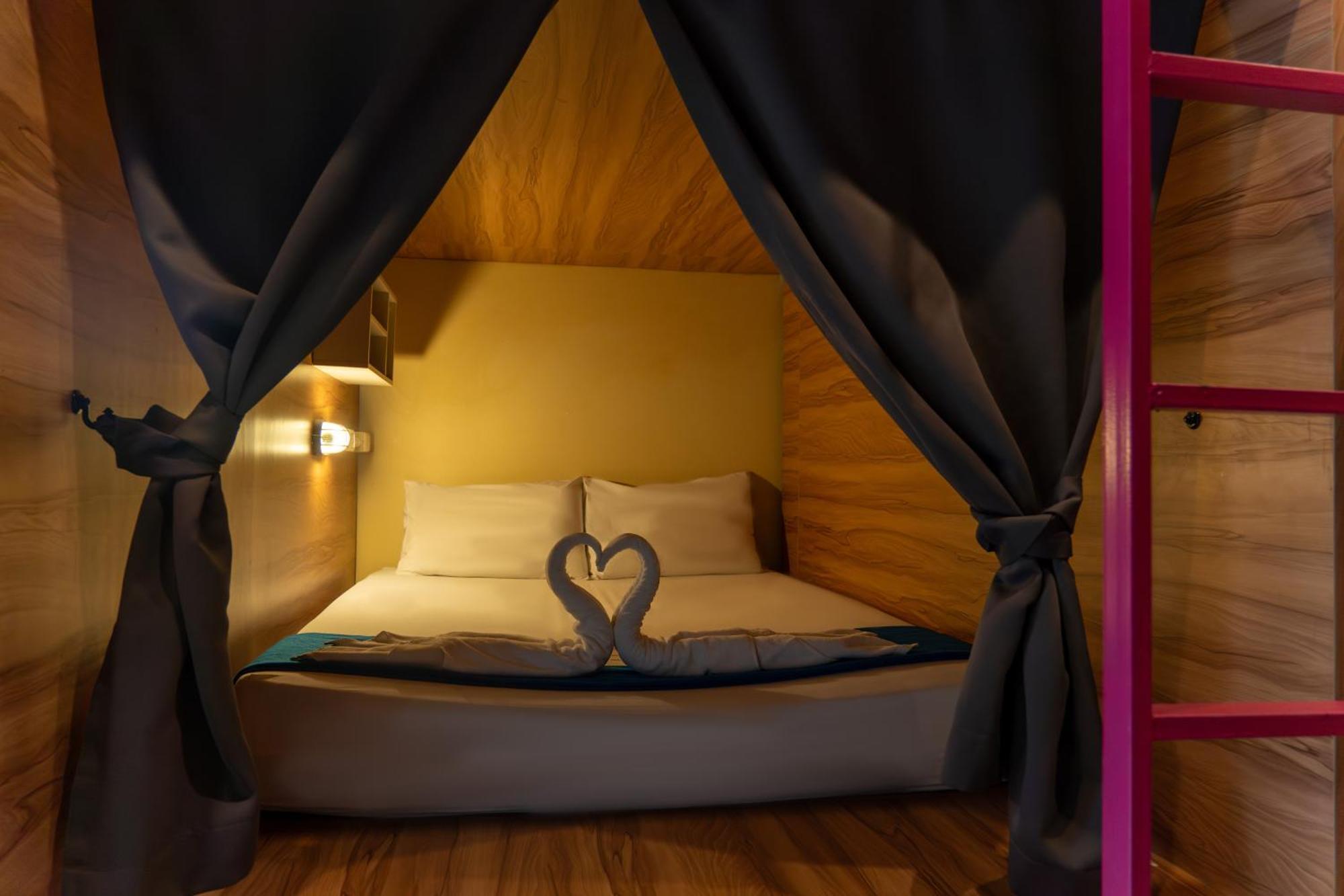 Hostel Slumber Surf Phuket Kata Zewnętrze zdjęcie